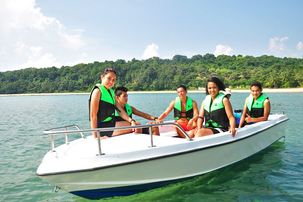 watersports_1024-x-683-speedboat